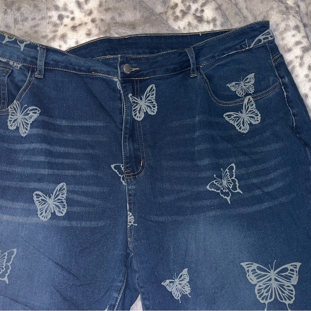 SHEIN Blue High Rise Butterfly Jeans